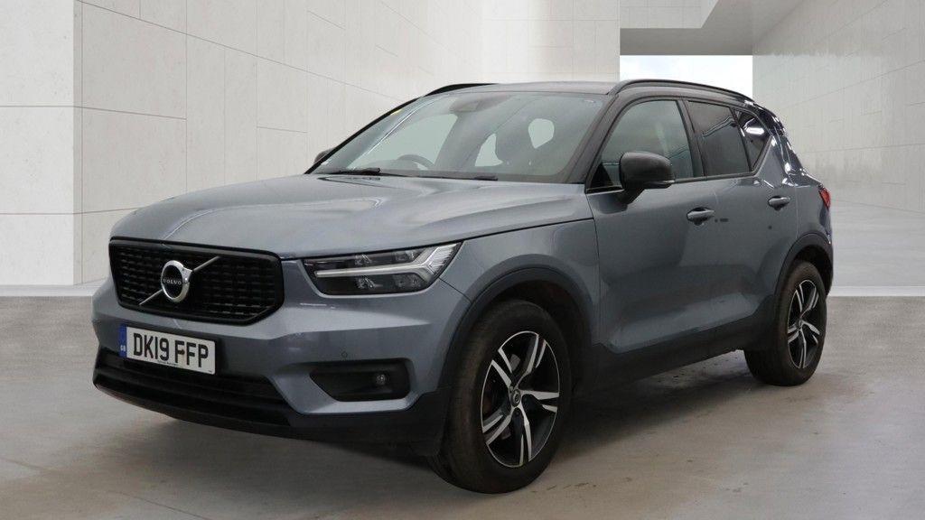 2019 19 VOLVO XC40 R-design D4 Awd Auto 2